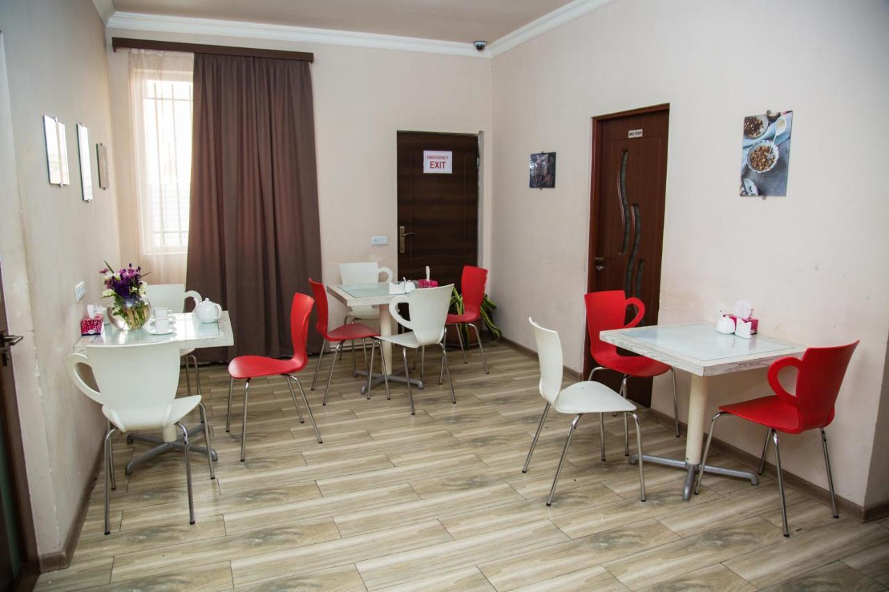 Nuryan Hotel Erevan Exterior foto